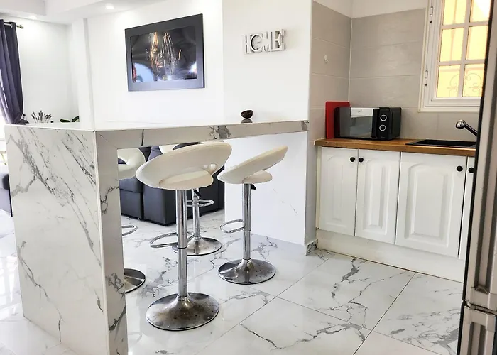 Ξενοδοχείο με διαμερίσματα Atlantic View Costa Adeje (Tenerife)